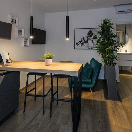 Run House 07 Rooms & Apartments Касано деле Мурдже Екстериор снимка